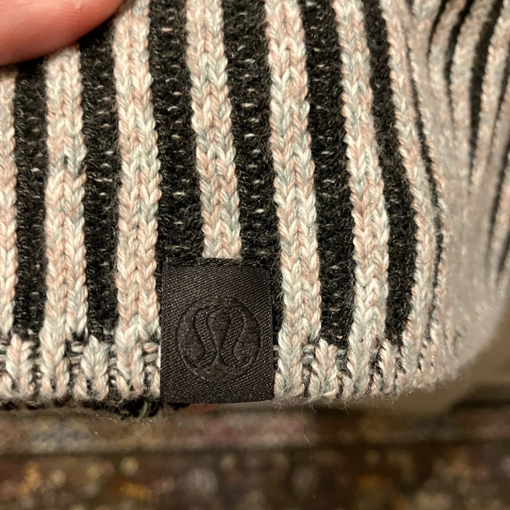 Lululemon Cotton Cashmere Blend Sweater Wrap - Picture 4 of 5